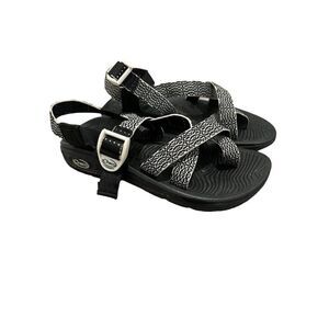 Chacos Women's Z/Cloud Adjustable Strap Cushioned Sandal Women Bloop B&W Size 6